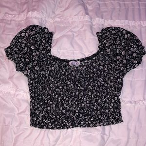 HOLLISTER - crop top